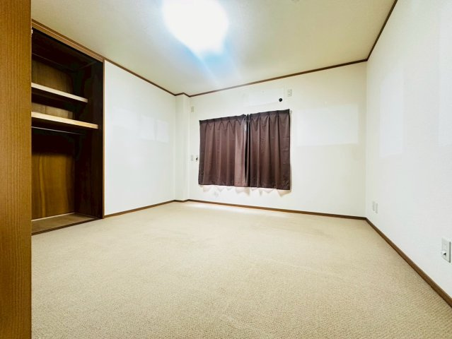 多井畑貸家の寝室