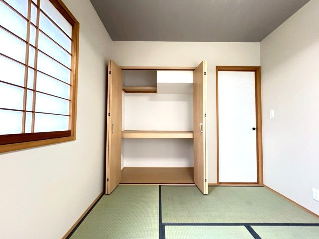 ◆リフォーム済みの美宅◆敷地広々６０坪超え◆全居室６帖以上のゆったり４LDK◆綴喜郡宇治田原町緑苑坂の和室|和室　押入