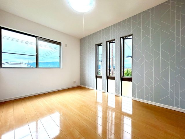 ◆リフォーム済みの美宅◆敷地広々６０坪超え◆全居室６帖以上のゆったり４LDK◆綴喜郡宇治田原町緑苑坂の洋室|洋室