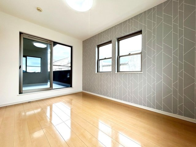 ◆リフォーム済みの美宅◆敷地広々６０坪超え◆全居室６帖以上のゆったり４LDK◆綴喜郡宇治田原町緑苑坂の洋室|洋室