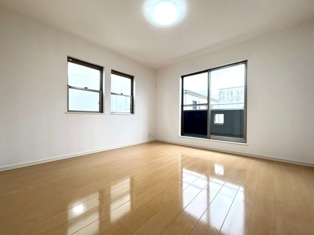 ◆リフォーム済みの美宅◆敷地広々６０坪超え◆全居室６帖以上のゆったり４LDK◆綴喜郡宇治田原町緑苑坂の洋室|洋室