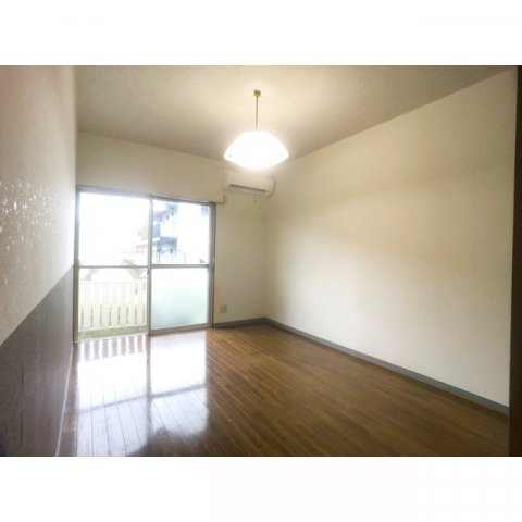 IZUMIX・2Bの居間・リビング|ゆったり過ごせるリビングです