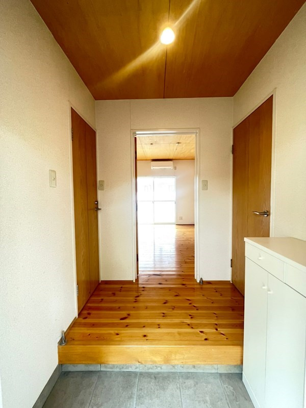 サンビルダー王子ウエストの玄関