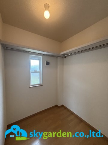 平塚市めぐみが丘1丁目　中古戸建の洋室