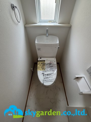 平塚市めぐみが丘1丁目　中古戸建のトイレ