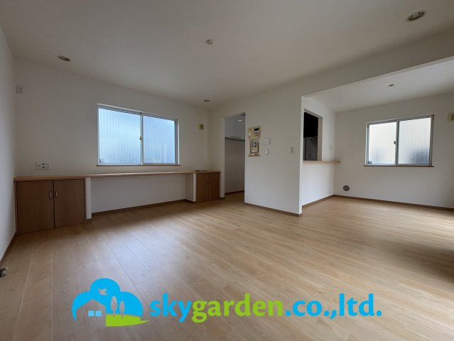 平塚市めぐみが丘1丁目　中古戸建の居間・リビング