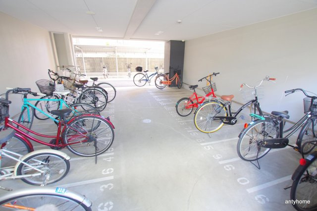 プレサンス梅田北ザ・ライブ　仲介手数料無料の駐車場