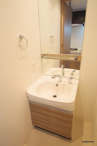 プレサンス梅田北ザ・ライブ　仲介手数料無料の洗面所