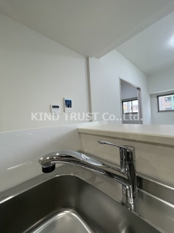 MBC　RESIDENCEのキッチン|ホース付き水栓です