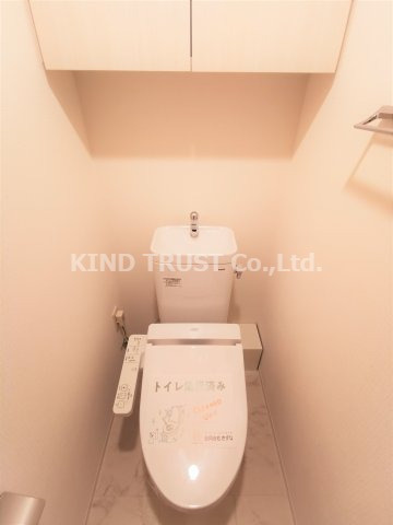 ザ・パークハビオ天満橋のトイレ|落ち着いた色調のトイレです