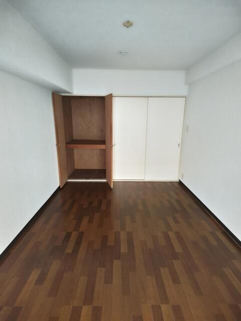 エステートイマイの洋室