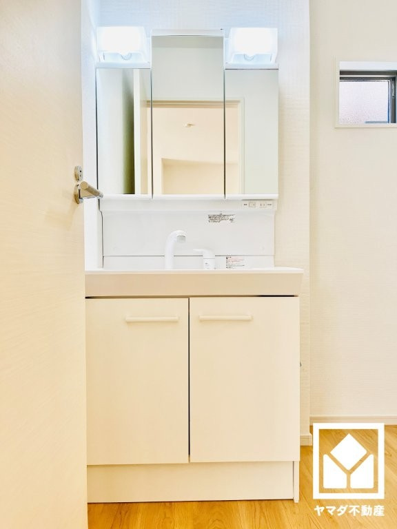 伏見区日野西大道町　２期　１号地の独立洗面台