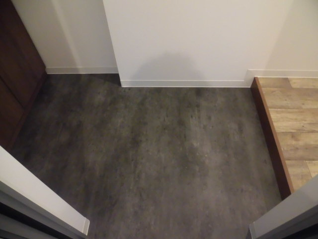 聖－ソレイユビル（住居）の玄関