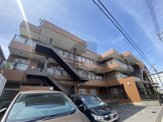 ニードハイツの外観