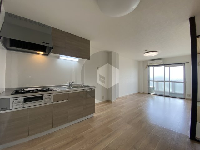 ニードハイツの居間・リビング