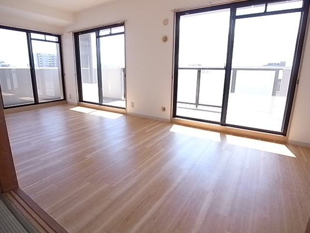 アーバネックス芦屋業平の居間・リビング