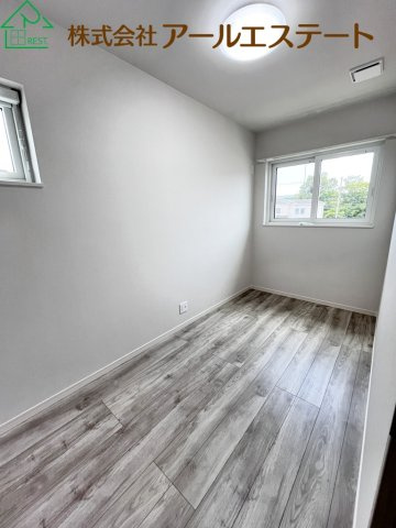 姫路市奥山　　　中古戸建の洋室