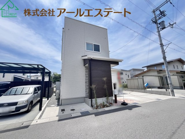 姫路市奥山　　　中古戸建の前面道路含む現地写真