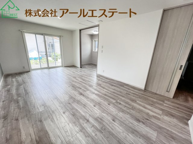 姫路市奥山　　　中古戸建の居間・リビング
