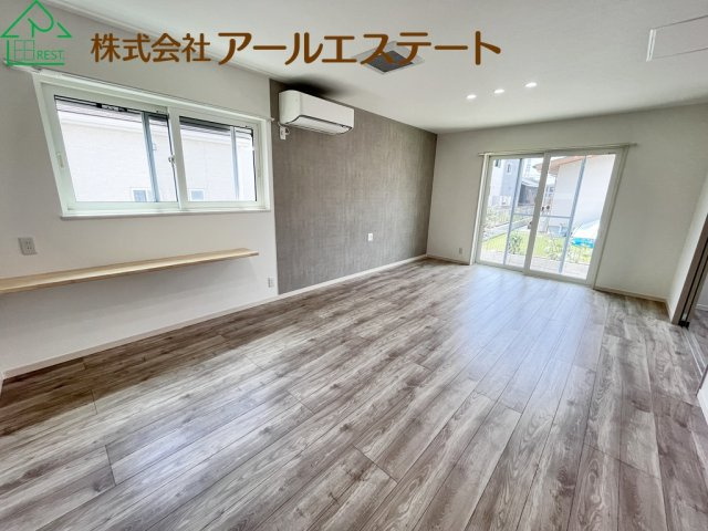 姫路市奥山　　　中古戸建の居間・リビング
