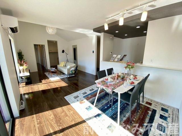 高崎市倉賀野町12期　２号棟(全２棟)　グラファーレ　新築建売分譲の居間・リビング|おしゃれな居間です