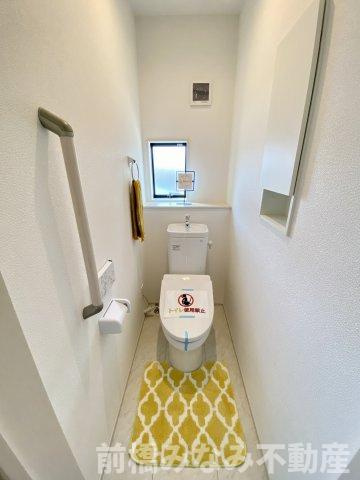 高崎市倉賀野町12期　２号棟(全２棟)　グラファーレ　新築建売分譲のトイレ|ゆったりとした空間のトイレです