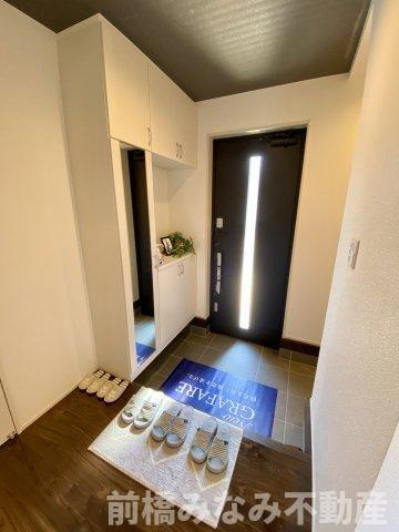 高崎市倉賀野町12期　２号棟(全２棟)　グラファーレ　新築建売分譲の玄関|シンプルで使いやすい玄関です