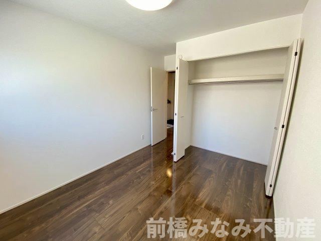 高崎市倉賀野町12期　２号棟(全２棟)　グラファーレ　新築建売分譲の洋室|落ち着いた色調の洋室です