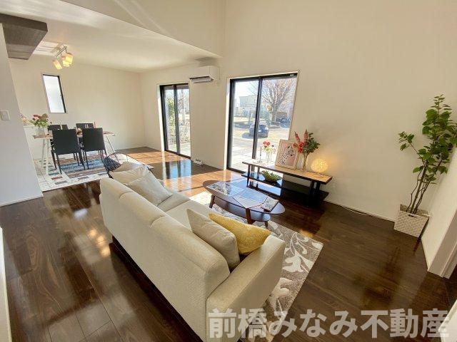 高崎市倉賀野町12期　２号棟(全２棟)　グラファーレ　新築建売分譲の居間・リビング|おしゃれな居間です