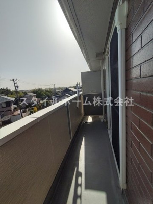 【バルコニー】 | セジュールオッツＳからさわ | 別部屋写真です。