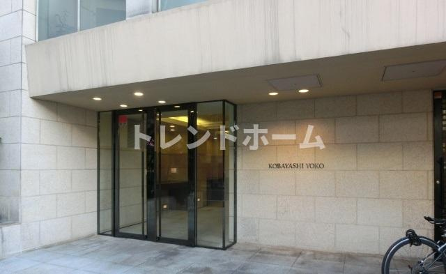 KOBAYASHI　YOKOビルのエントランス|選べる家電プランあり！！