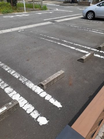 マ－ベラス新知台　Ｂ棟の駐車場