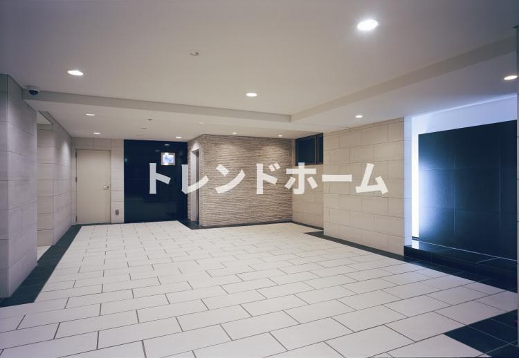 LAV心斎橋WESTのエントランス|選べる家電プランあり！！