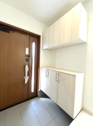 星岡五丁目中古戸建の玄関