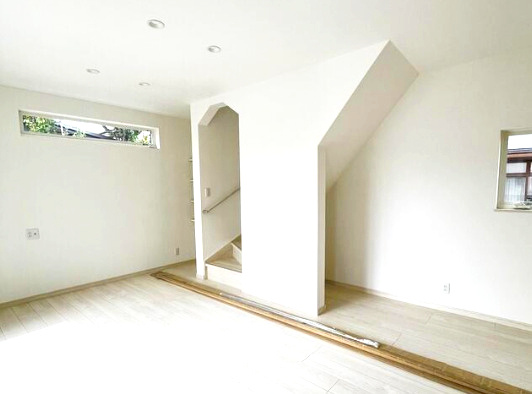 星岡五丁目中古戸建の居間・リビング