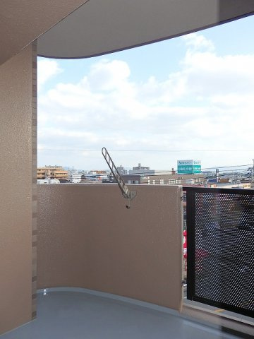 隅の浜ガーデンヒルのバルコニー|外からの目が気にならないバルコニーで洗濯物が干せます