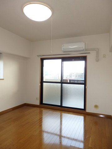 隅の浜ガーデンヒルの居間・リビング|使いやすい居間です