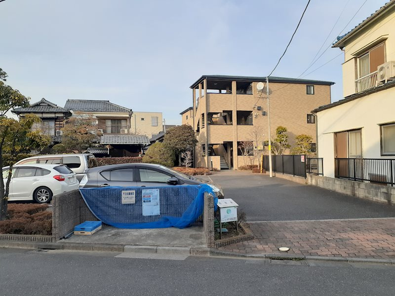 サンパティーク西綾瀬の駐車場