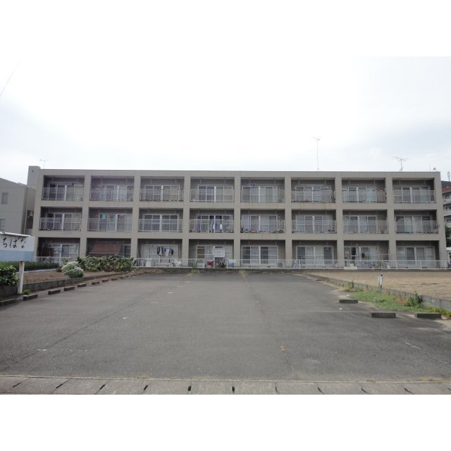 セントラルハイムTAKAHASHIの駐車場