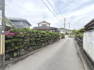 【前面道路含む現地写真】