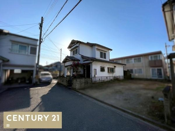 和歌山市栄谷　中古戸建の前面道路含む現地写真