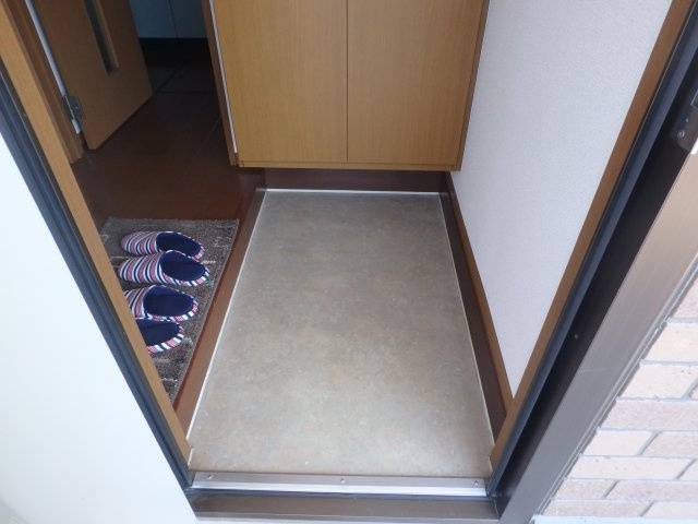 スカイメゾンの玄関|別部屋反転間取のお写真になります。参考にご覧くださいませ。別部屋同間取りのお写真となります。参考にご覧くださいませ。