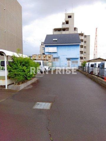 プランタンの駐車場