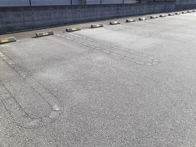 ル・クールＢの駐車場|駐車場完備です