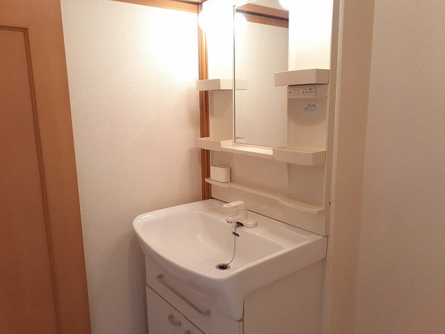 ル・クールＢの洗面所|スペースが確保できる洗面所です