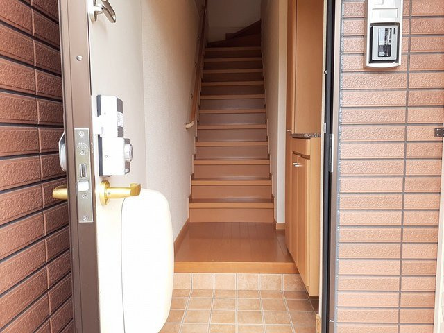 ル・クールＢの玄関|収納もある玄関です