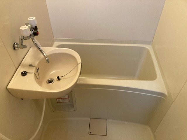 レオパレスマリンの浴室