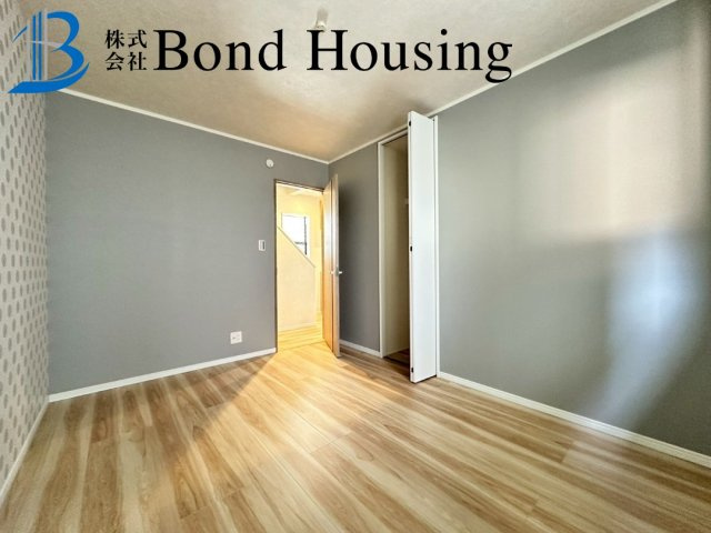 JR西明石駅徒歩9分・周辺環境充実で生活しやすい　野々上の洋室