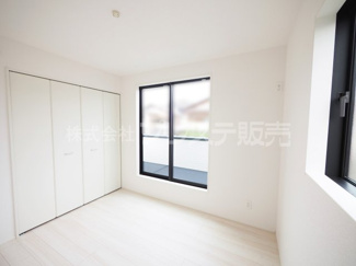 【洋室】 | 現地写真（２階洋室）