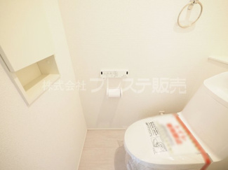 【トイレ】 | 現地写真（２階トイレ）温水洗浄便座を標準装備！